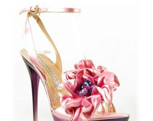 С чем одеть розовые туфли: на каблуке, на шпильке, лодочки Нежно розовые туфли с чем носить