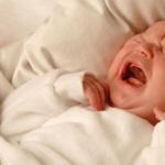 Pourquoi un nouveau-né pleure constamment : raisons et moyens éprouvés pour calmer rapidement un nourrisson Que donner pour qu'un nouveau-né se calme